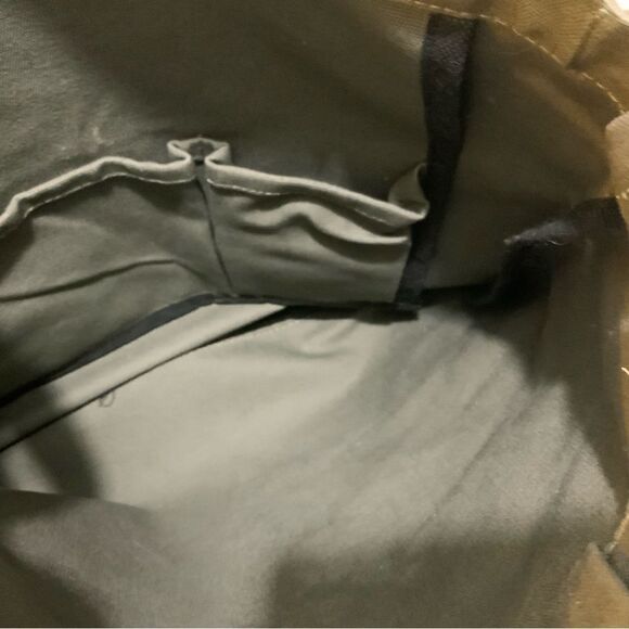 Monocle Magazine Canvas Tote Bag Olive Green - Picture 9 of 9